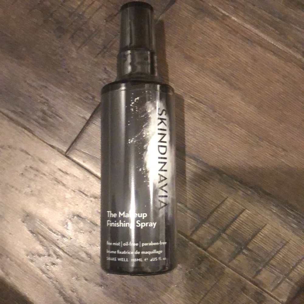 Skindinavia the makeup finishing spray